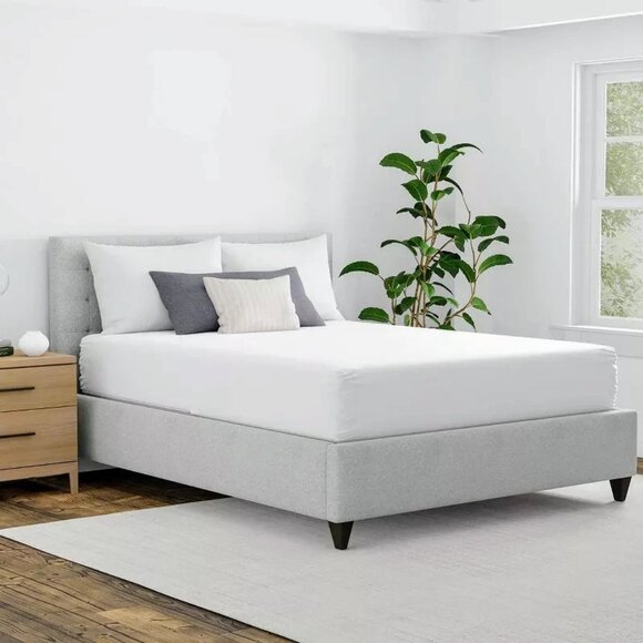 ALLEREASE Queen Maximum Mattress Protector - Picture 1 of 6